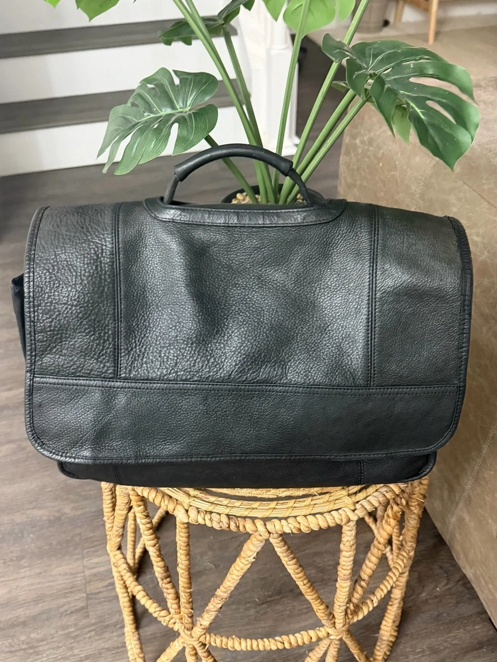 Wilson’s Leather Black Genuine Leather Garment Bag Suit Travel Carrier Vintage